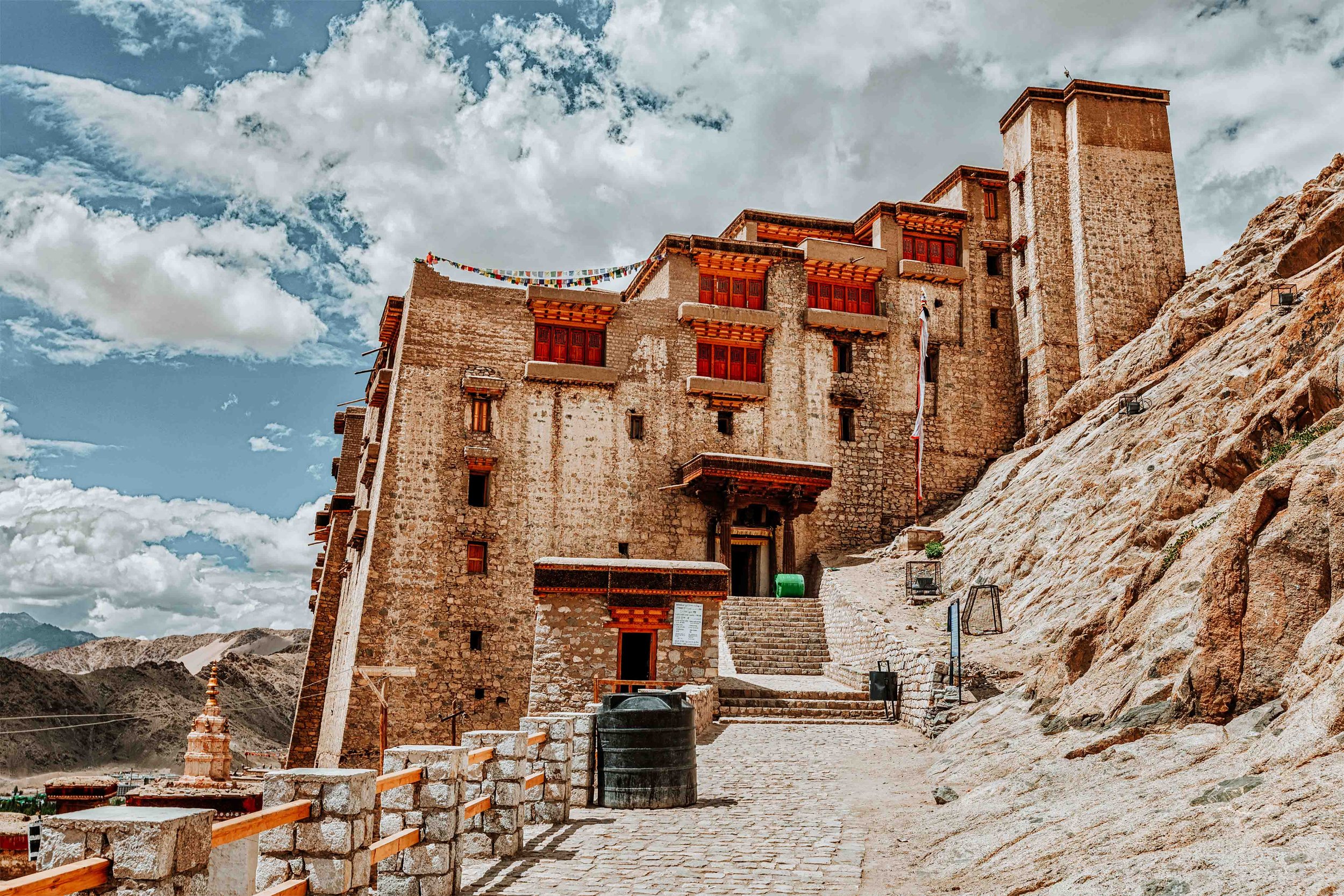 best places in india to visit in march leh palace in leh