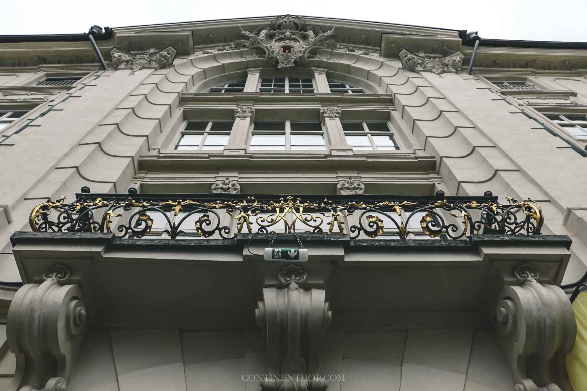 Things to do and see in Innsbruck - The facade of the hofburg palace