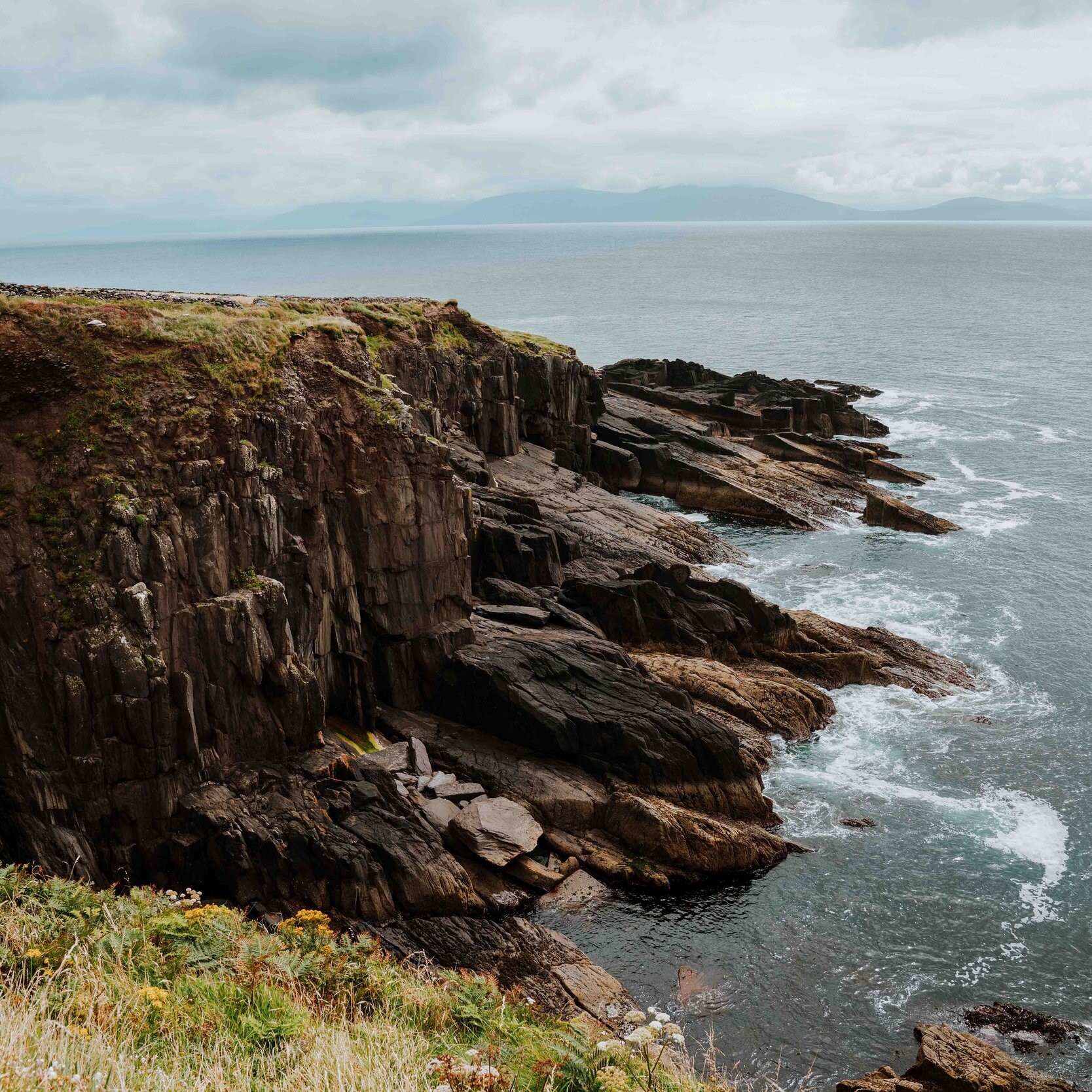 Rocky cliffs along wild atlantic way in ireland in spring in ireland