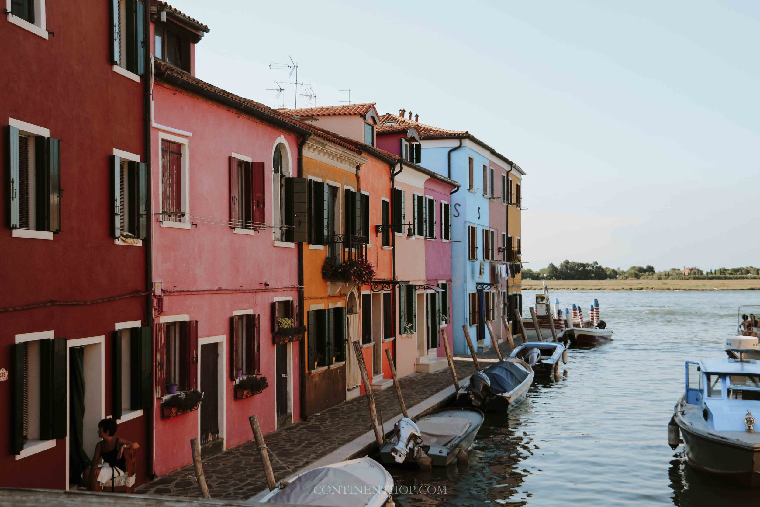 colorful houses in burano - things to do in burano venice